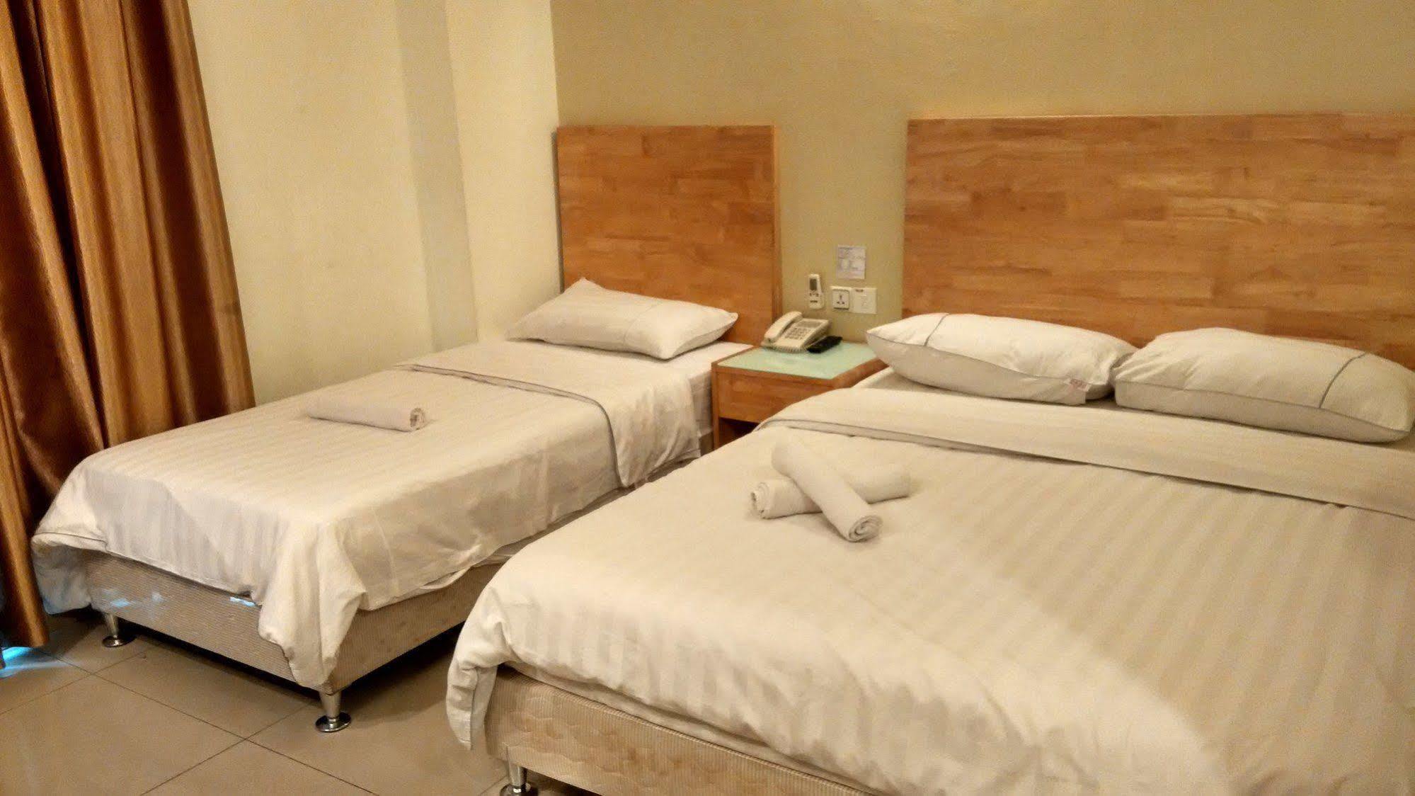 Hotel Desaria Petaling Jaya Zewnętrze zdjęcie